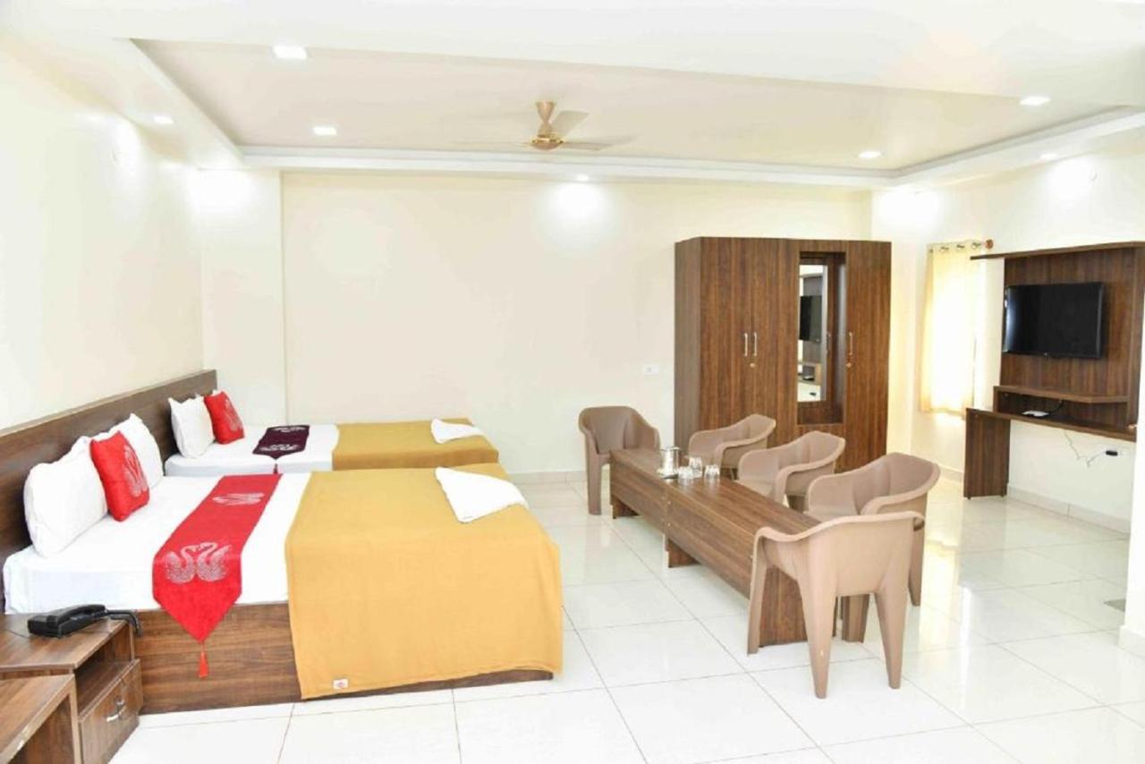 Ssr Residency Hotel Mandya Buitenkant foto