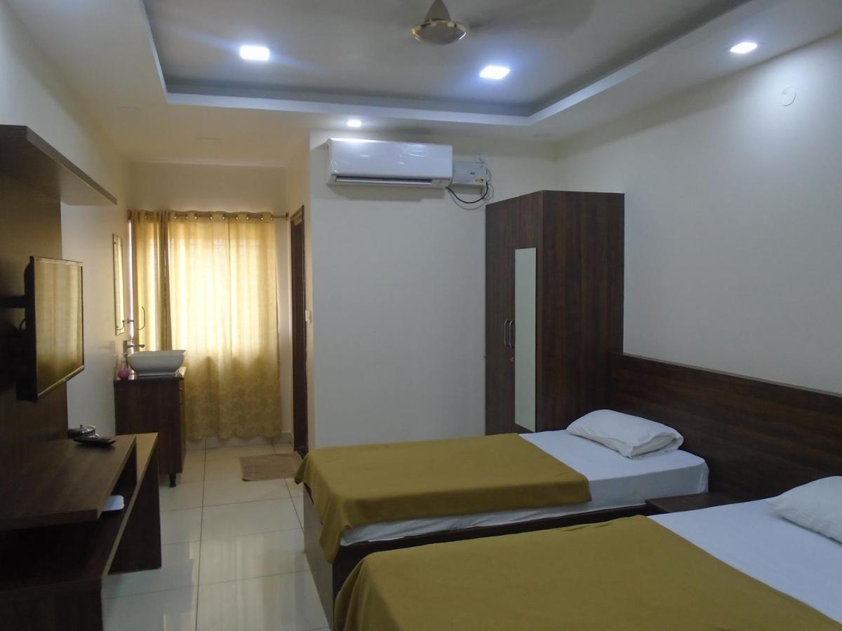 Ssr Residency Hotel Mandya Buitenkant foto