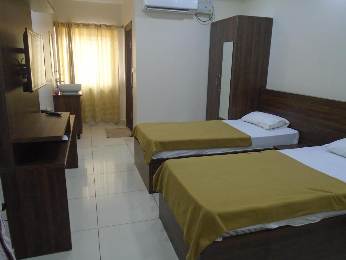Ssr Residency Hotel Mandya Buitenkant foto