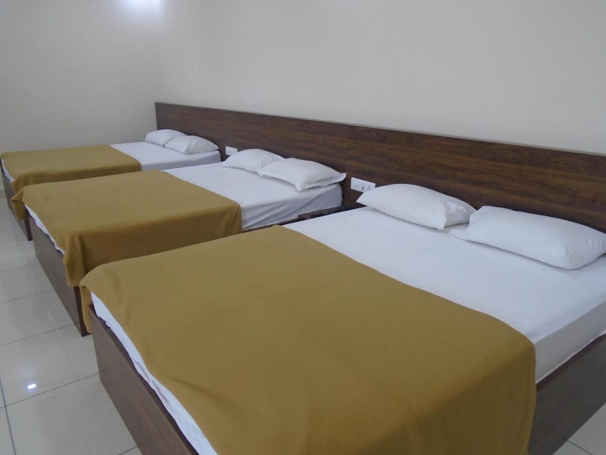 Ssr Residency Hotel Mandya Buitenkant foto