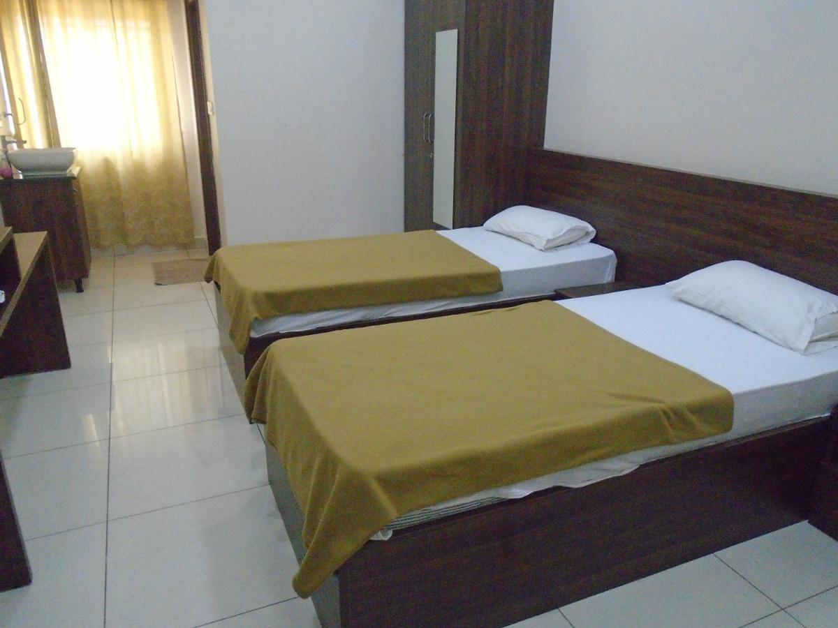 Ssr Residency Hotel Mandya Buitenkant foto