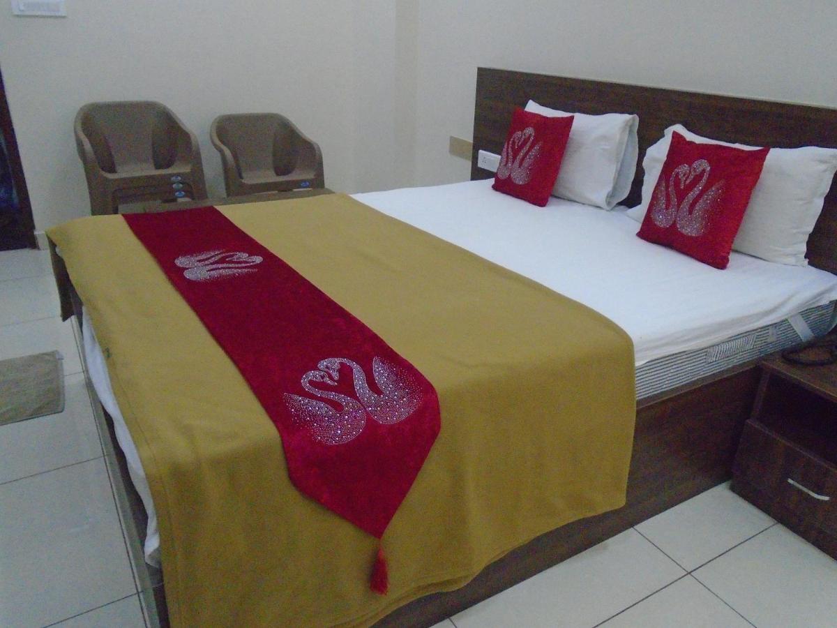 Ssr Residency Hotel Mandya Buitenkant foto