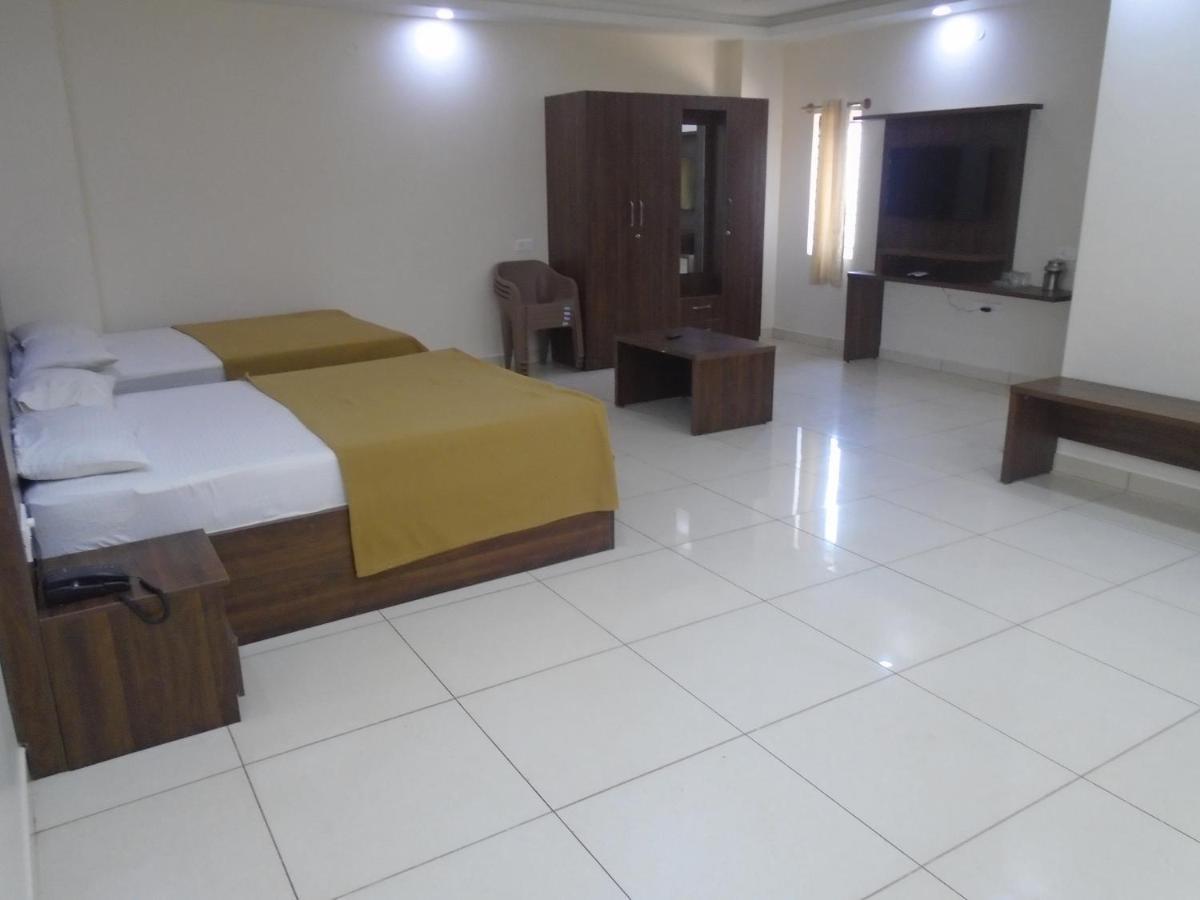 Ssr Residency Hotel Mandya Buitenkant foto