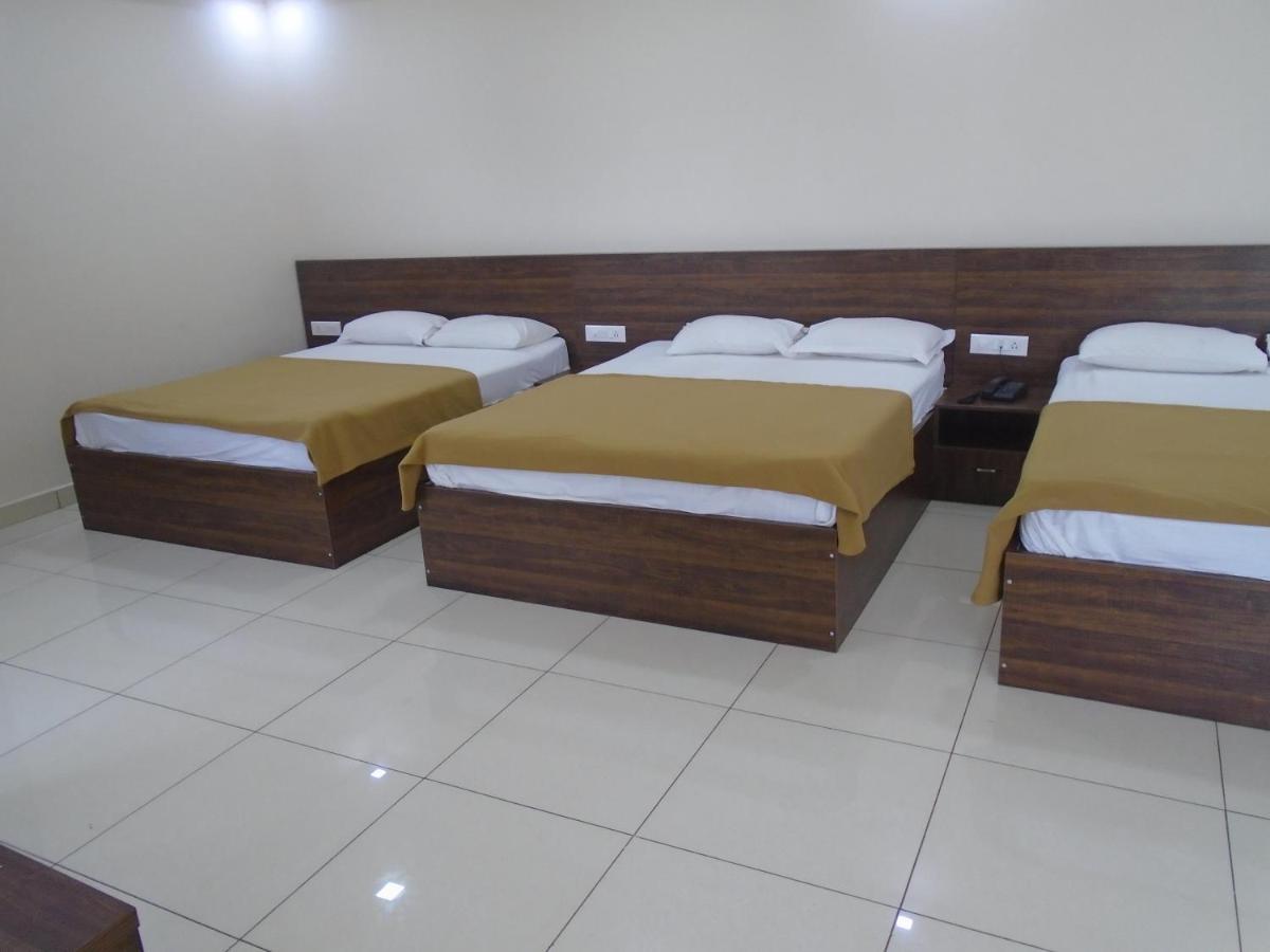 Ssr Residency Hotel Mandya Buitenkant foto