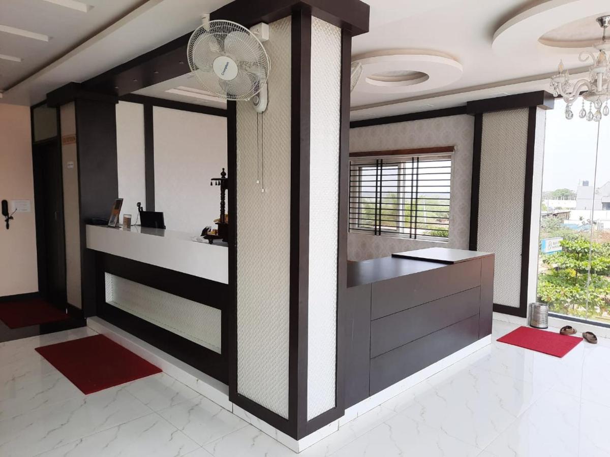Ssr Residency Hotel Mandya Buitenkant foto